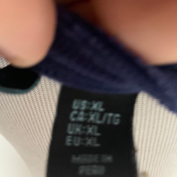 XL navy blue scoops neck tshirt - Picture 4 of 4